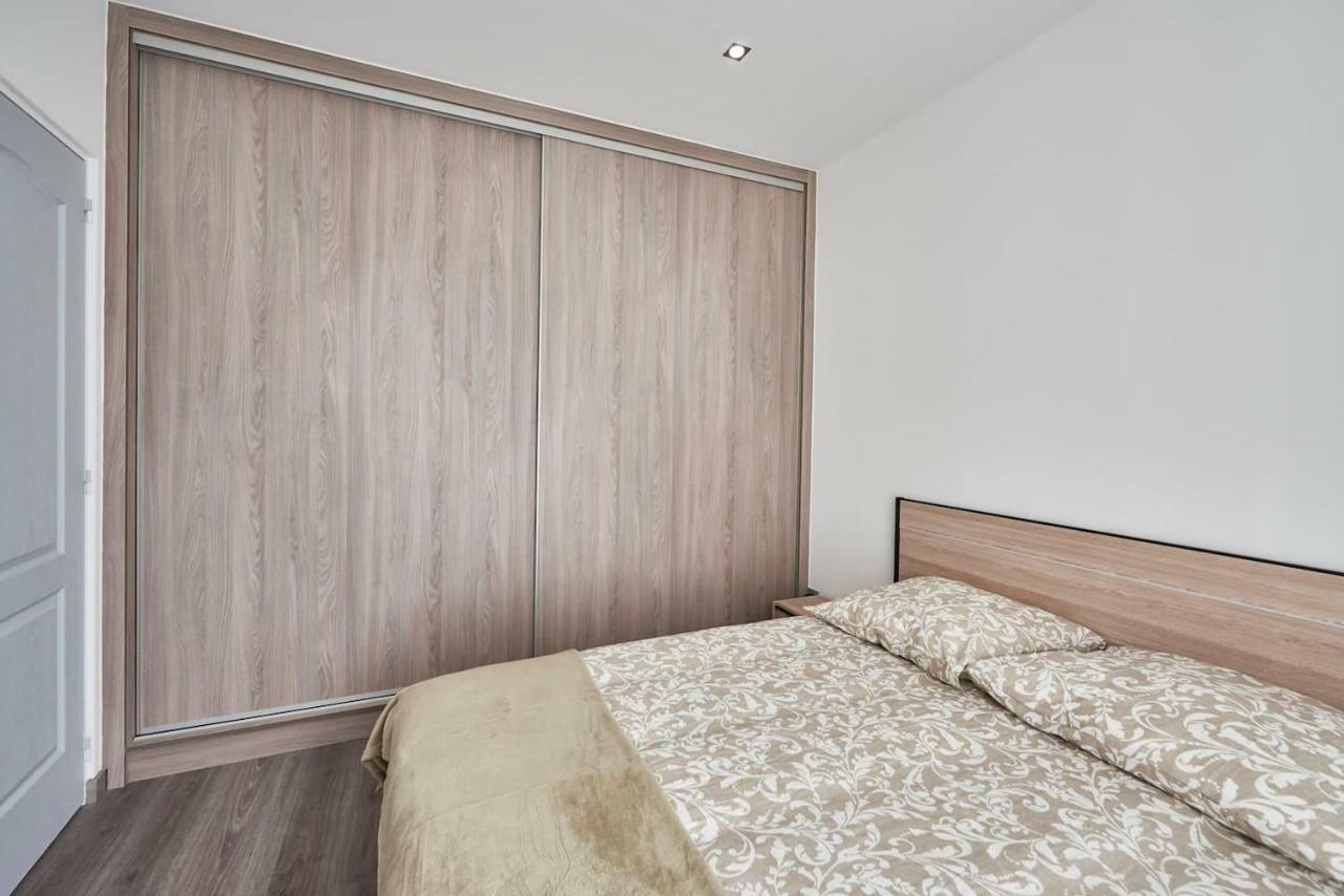 A L'Ombre Du Pin "1" - Ground-Floor T3 Near Disneyland And Paris, 1-6 Guests ル・パン エクステリア 写真